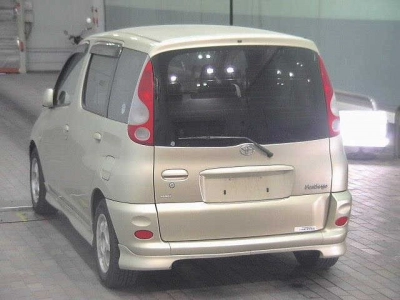 TOYOTA FUN CARGO