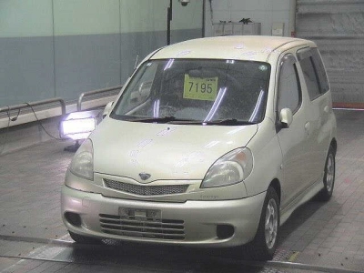 TOYOTA FUN CARGO