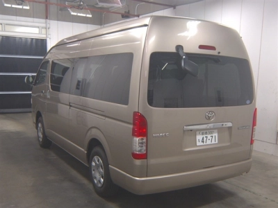 TOYOTA HIACE WAGON