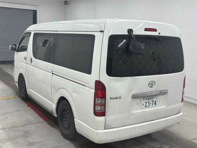 TOYOTA HIACE WAGON