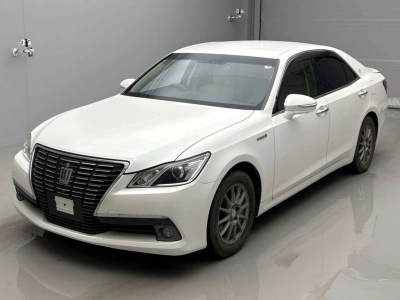 TOYOTA CROWN HYBRID