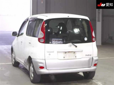 TOYOTA FUN CARGO