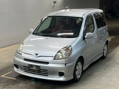 TOYOTA FUN CARGO