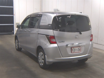 HONDA FREED SPIKE