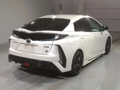 TOYOTA PRIUS PHV