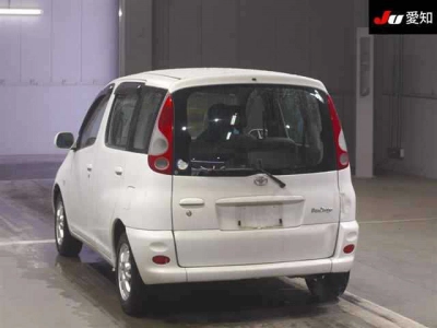 TOYOTA FUN CARGO