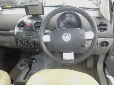 VOLKSWAGEN NEW BEETLE