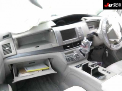 TOYOTA ESTIMA HYBRID