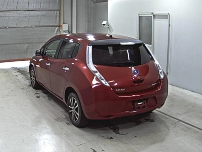 NISSAN LEAF