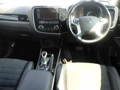 MITSUBISHI OUTLANDER PHEV