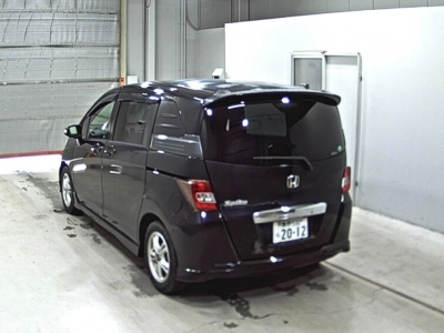 HONDA FREED SPIKE