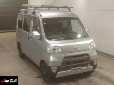 TOYOTA PIXIS VAN