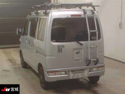 TOYOTA PIXIS VAN
