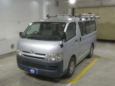 TOYOTA REGIUS ACE