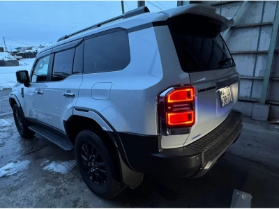 TOYOTA LAND CRUISER 250