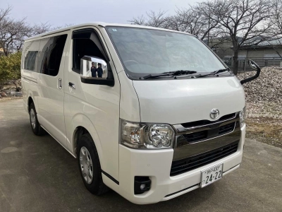 TOYOTA HIACE VAN