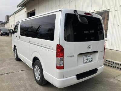 TOYOTA HIACE VAN