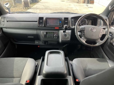 TOYOTA HIACE VAN