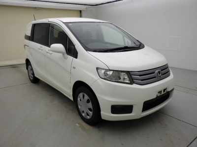 HONDA FREED SPIKE