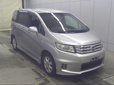 HONDA FREED SPIKE