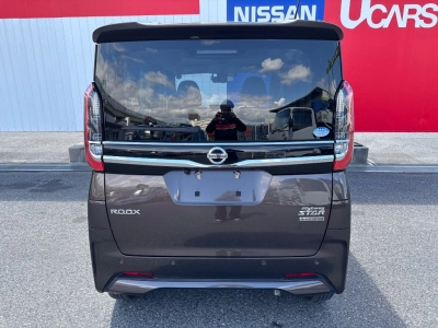 NISSAN ROOX