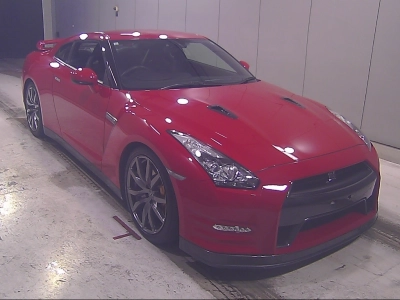 NISSAN GT-R