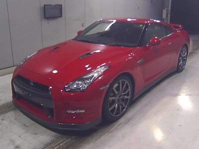 NISSAN GT-R