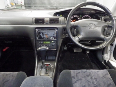 TOYOTA MARK II QUALIS