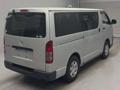 TOYOTA REGIUS VAN