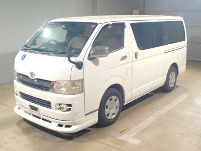 TOYOTA REGIUS VAN