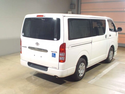 TOYOTA REGIUS VAN