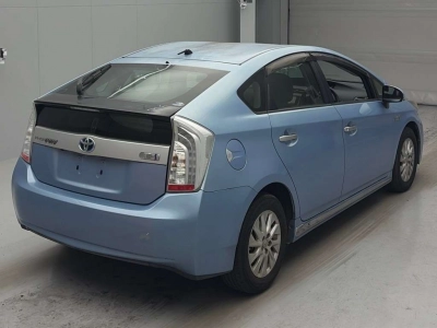 TOYOTA PRIUS PHV