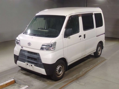 TOYOTA PIXIS VAN