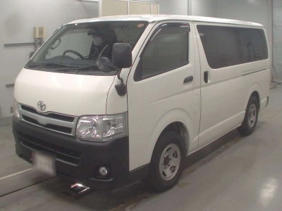 TOYOTA REGIUS VAN