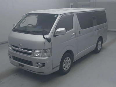 TOYOTA REGIUS VAN