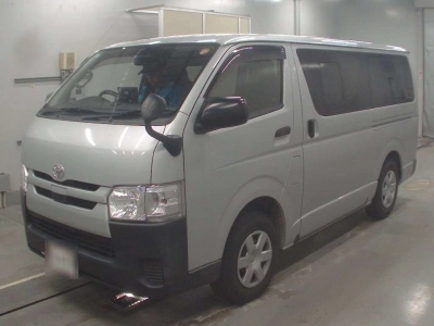 TOYOTA REGIUS VAN