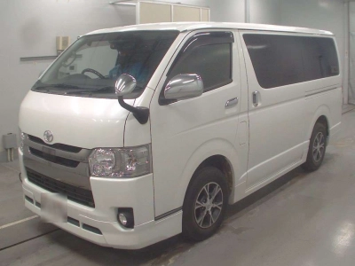 TOYOTA REGIUS VAN