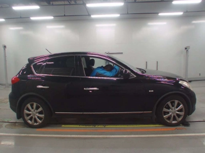 NISSAN SKYLINE CROSSOVER