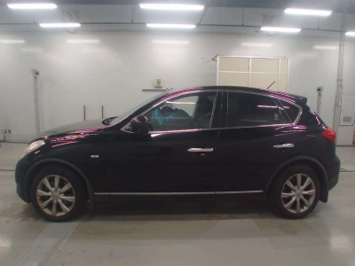 NISSAN SKYLINE CROSSOVER