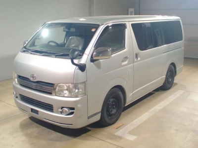 TOYOTA REGIUS VAN
