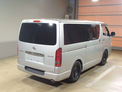 TOYOTA REGIUS VAN