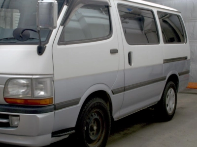 TOYOTA REGIUS VAN
