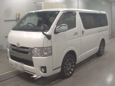 TOYOTA REGIUS VAN