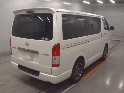TOYOTA REGIUS VAN