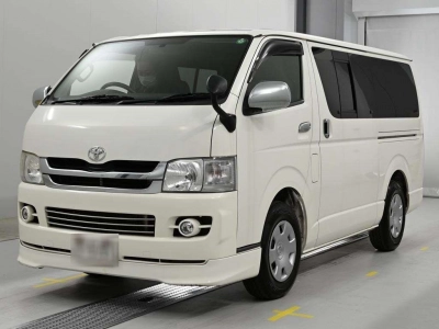 TOYOTA REGIUS VAN