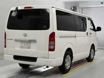 TOYOTA REGIUS VAN