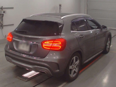 MERCEDES BENZ GLA