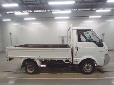 NISSAN VANETTE TRUCK