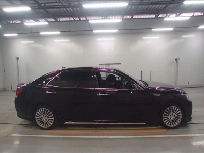 TOYOTA CROWN MAJESTA