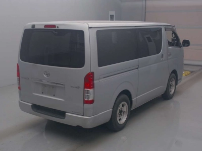 TOYOTA REGIUS VAN